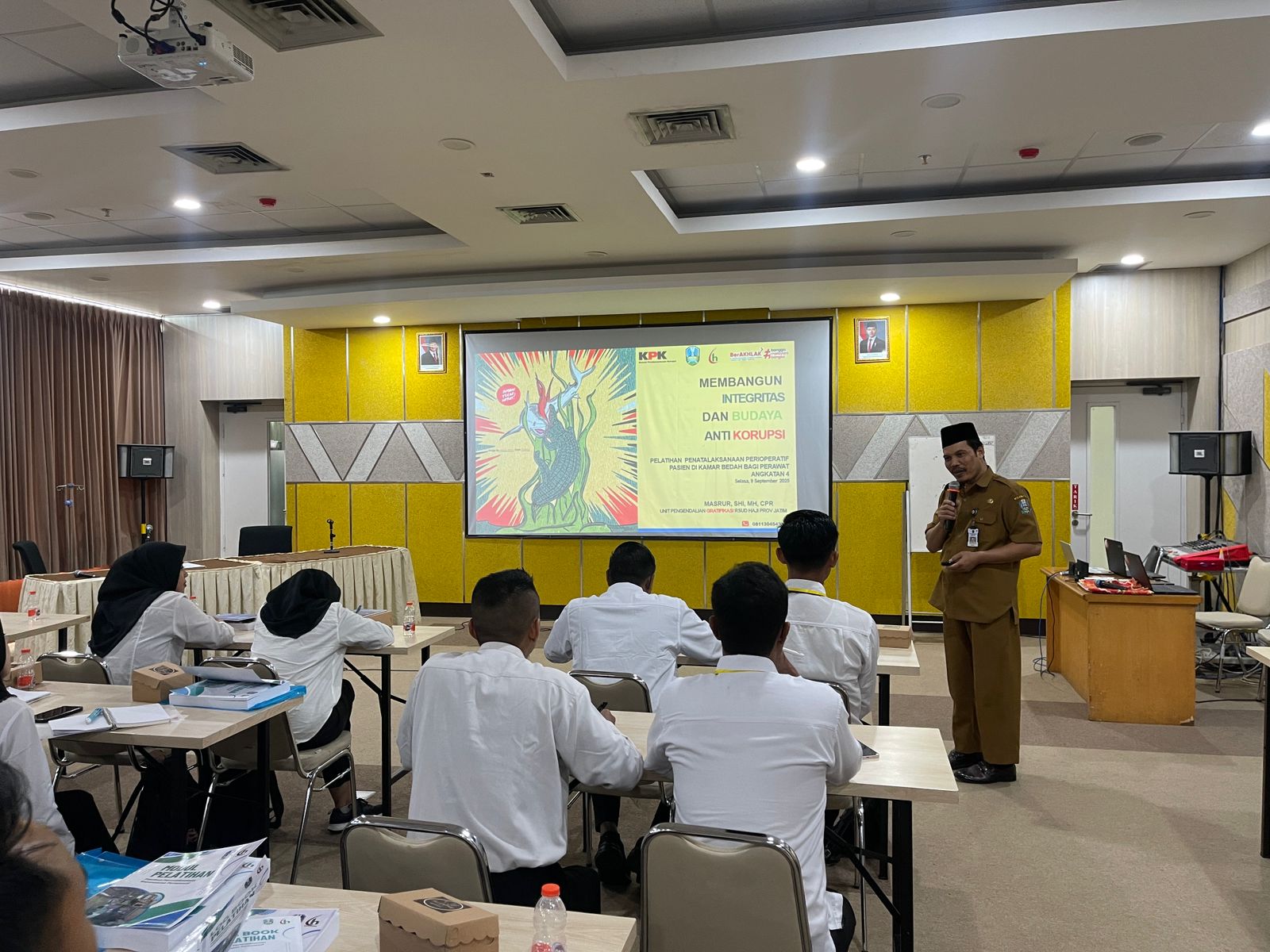 GATOTKACA MIBER BERADA DI DALAM KELAS PELATIHAN PERIOPERATIF DAN CODE BLUE & EWS