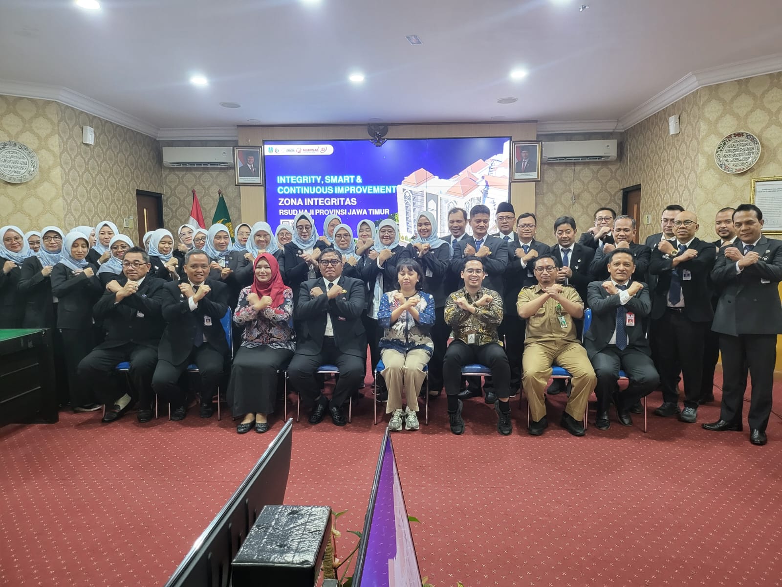 TIM PENILAI NASIONAL (TPN) MELAKUKAN VERIFIKASI LAPANGAN KE RSUD HAJI PROVINSI JAWA TIMUR DALAM PENILAIAN WBBM PADA PEMBANGUNAN ZONA INTEGRITAS TAHUN 2025