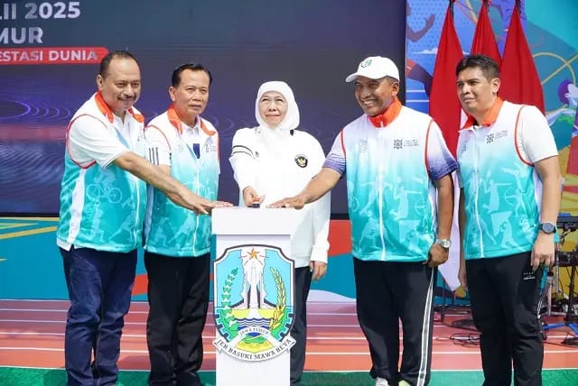 Apa Kata Khofifah Gubernur Jawa Timur pada Peringatan Hari Olahraga Nasional ke- 42 di UNESA?