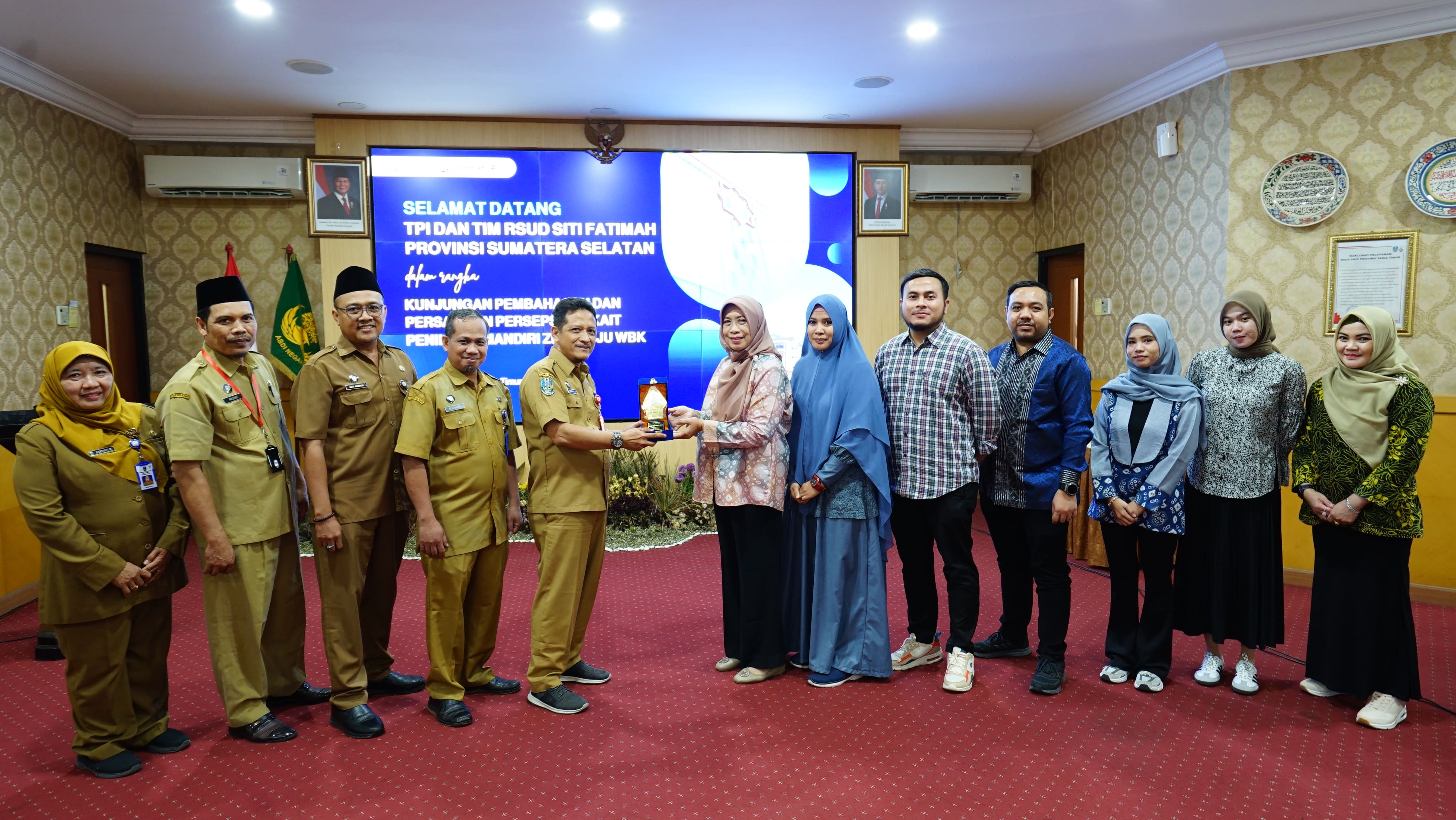 RUMAH SAKIT UMUM DAERAH HAJI PROV JATIM BERBAGI PENGALAMAN PEMBANGUNAN ZONA INTEGRITAS DENGAN TIM PENILAI INTERNAL PEMERINTAH PROVINSI SUMATRA SELATAN