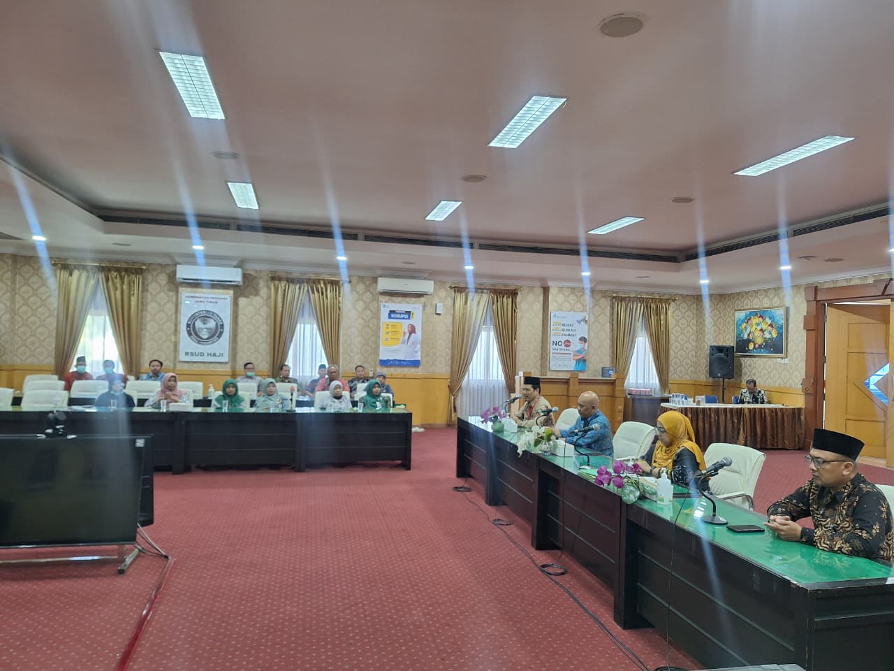 Kabag Umum Mewakili Direksi Minta Doa Untuk Kebaikan RSUD Haji pada Pelepasan 12 Jamaah Umroh Pegawai RSUD Haji Provinsi Jawa Timur