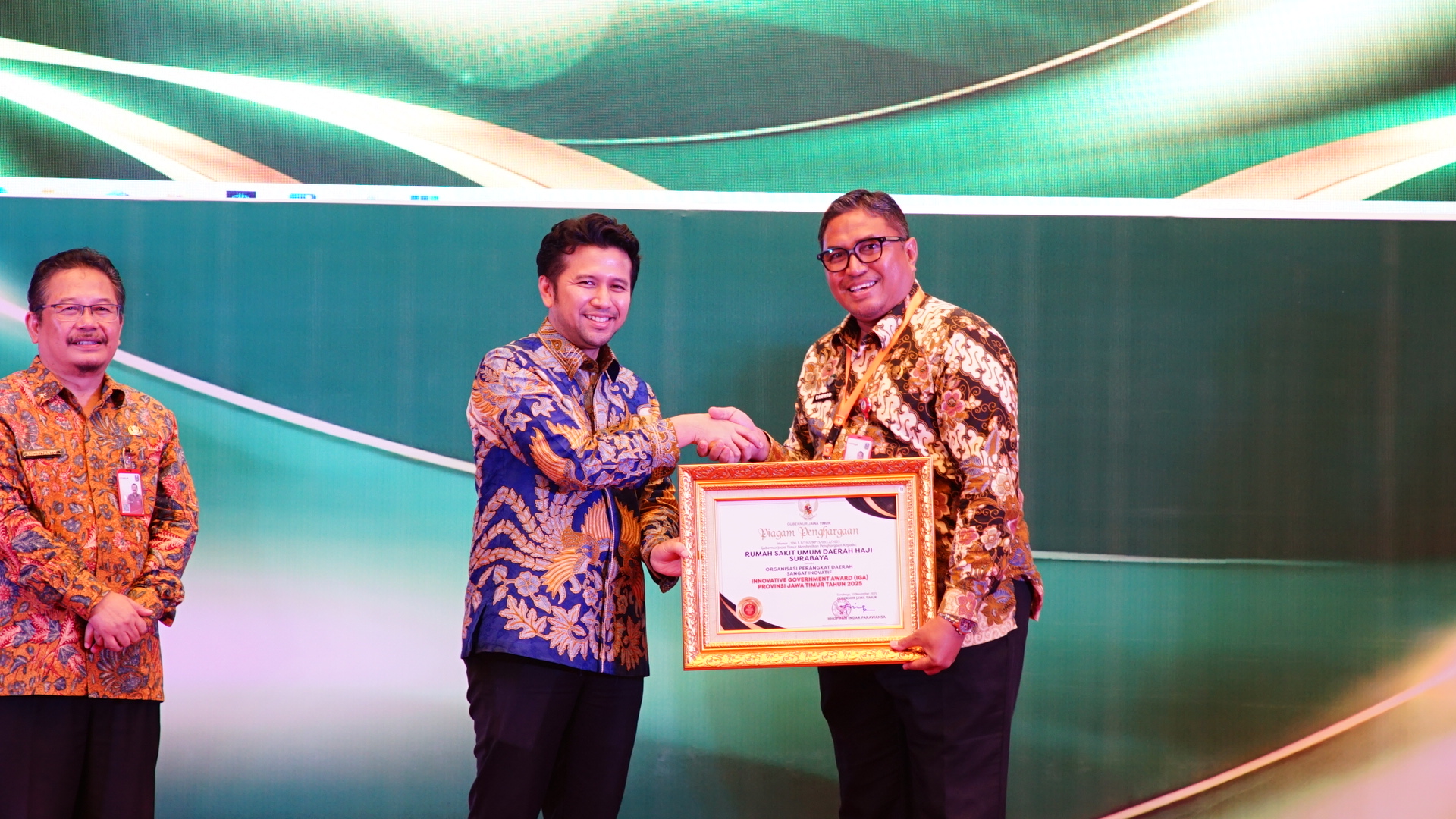 RSUD Haji Provinsi Jawa Timur Meraih Penghargaan “OPD Sangat Inovatif” Tahun 2025 pada Ajang Innovative Government Award (IGA)