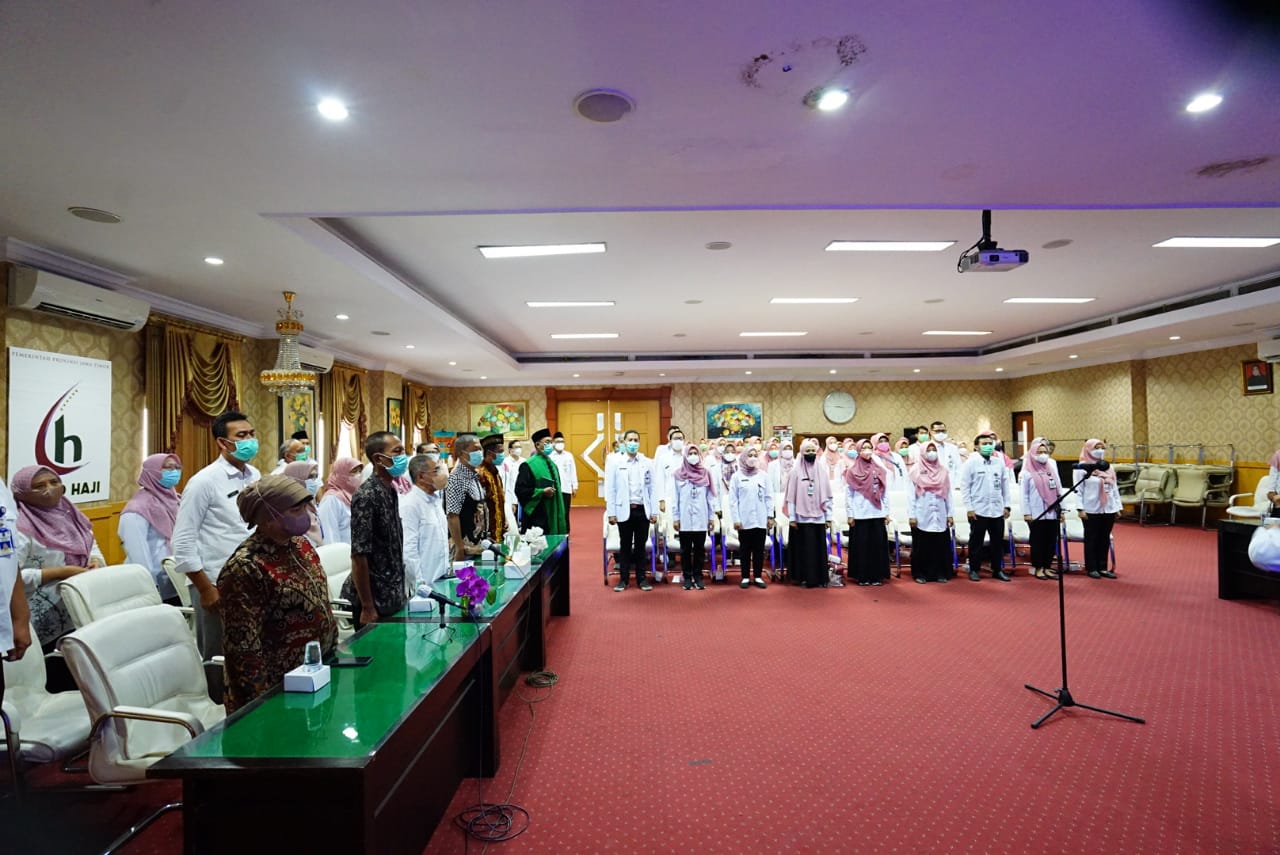 Pengambilan Sumpah Tenaga Kesehatan Disaksikan oleh Allah SWT