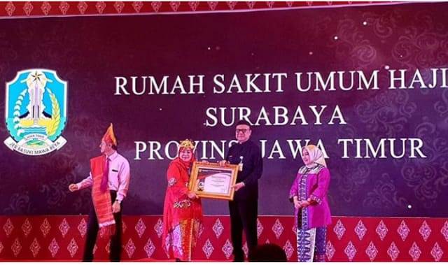 RSU Haji Surabaya mendapatkan penghargaan dari KEMENPAN RB sebagai Role Model Penyelenggara Pelayanan Publik dengan Kategori Sangat Baik