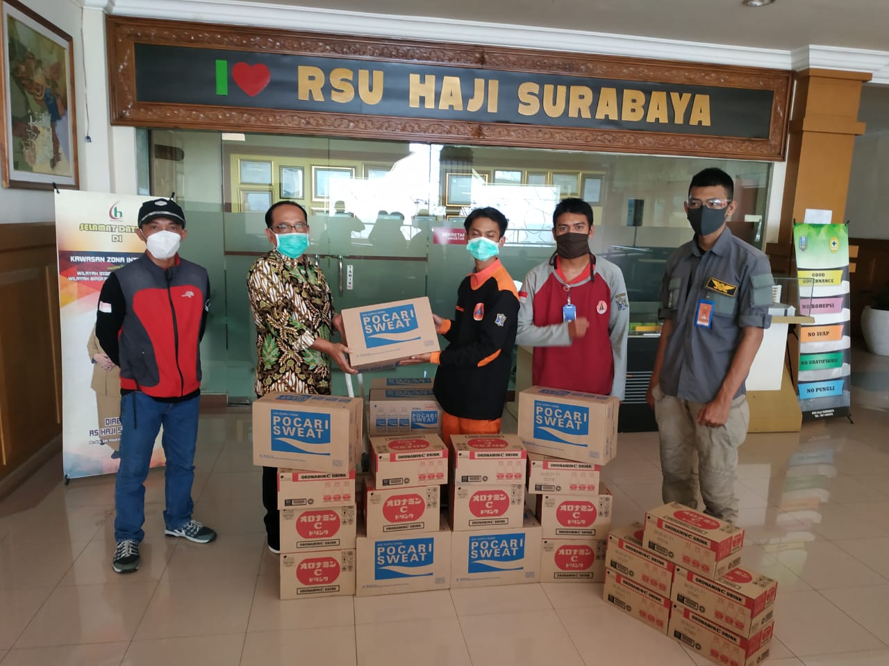 Penerimaan Bantuan dan Donasi dari Institusi dan Perorangan ( PT.OTSUKA) Bagi Petugas Kesehatan Untuk Penanganan COVID-19 di Rumah Sakit Umum Haji Surabaya