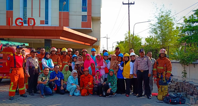 Pelatihan evakuasi gedung bertingkat (K3RS) di RSU Haji Surabaya