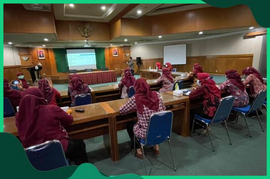 PELATIHAN GIZI “PERAN IMUNITAS PADA PASIEN COVID 19” BAGI KARYAWAN DI INSTALASI GIZI RSU HAJI SURABAYA