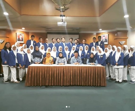 STUDI BANDING MAHASISWA D3 REKAM MEDIK STIKES SOETOMO SURABAYA