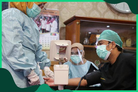 Pelaksanaan Program Vaksinasi Covid-19 Tahap Kedua/ Booster Untuk Karyawan RSU Haji Surabaya